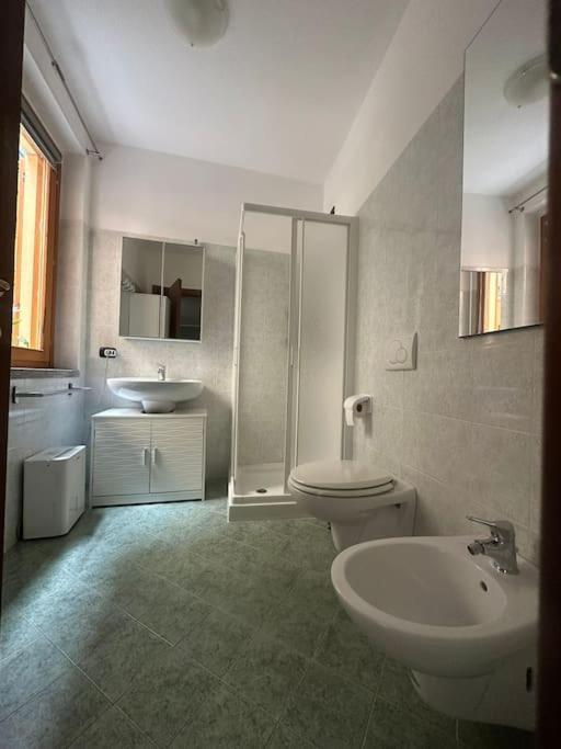 Appartamento A Luino Cavallotti25 エクステリア 写真
